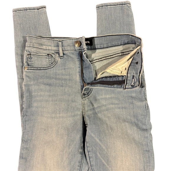 Express Women’s Skinny High-Rise Light Wash Blue Denim Jeans Size 2 - Picture 1 of 4